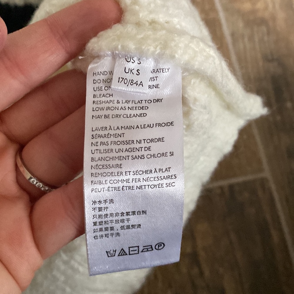 Sweater - Picture 4 of 4